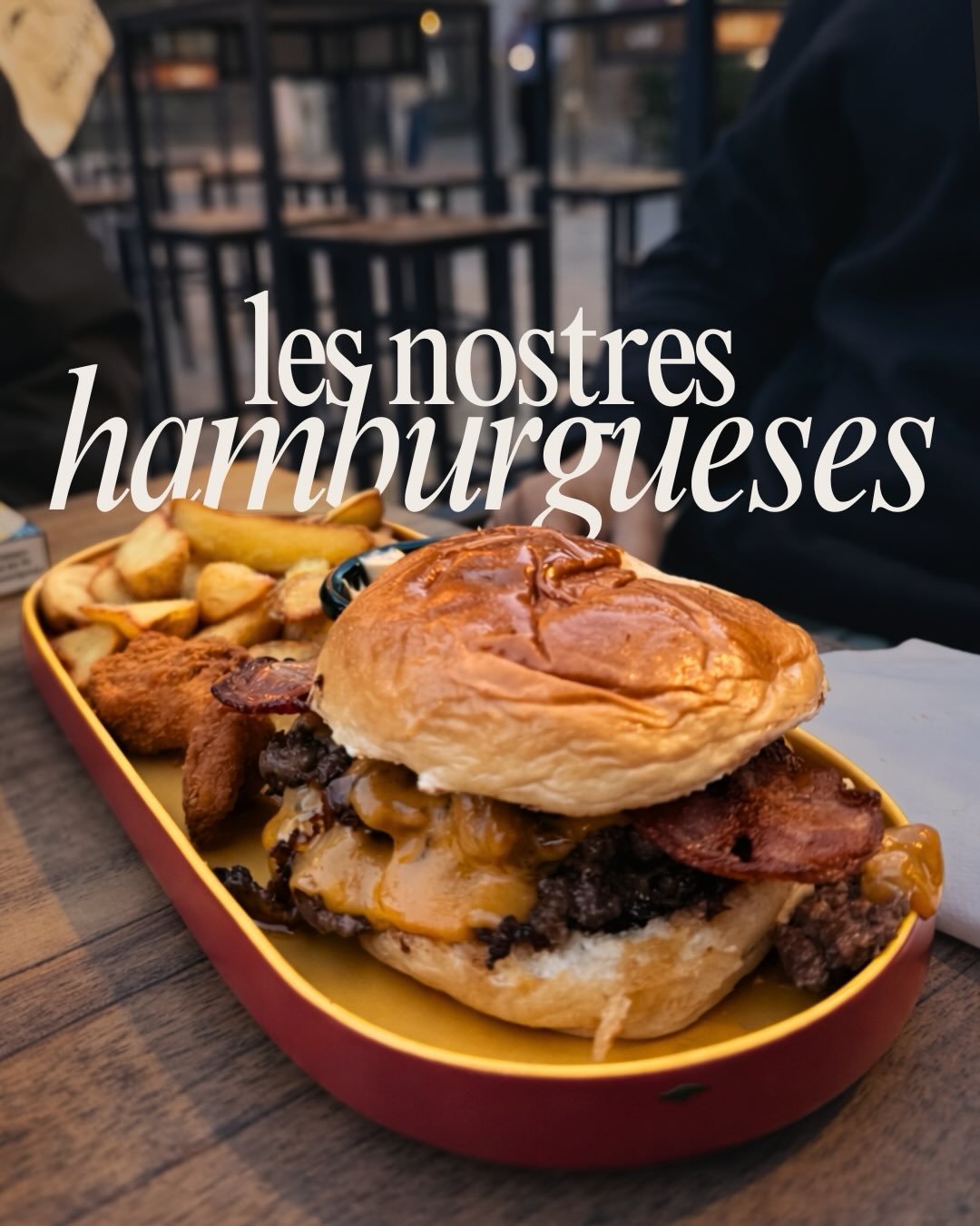 Hamburguesa de la casa con patatas